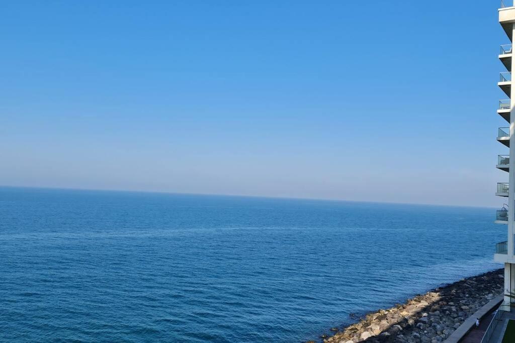A Perfect Escape - Sea Facing Apartment Ras al-Khaimah Exterior photo